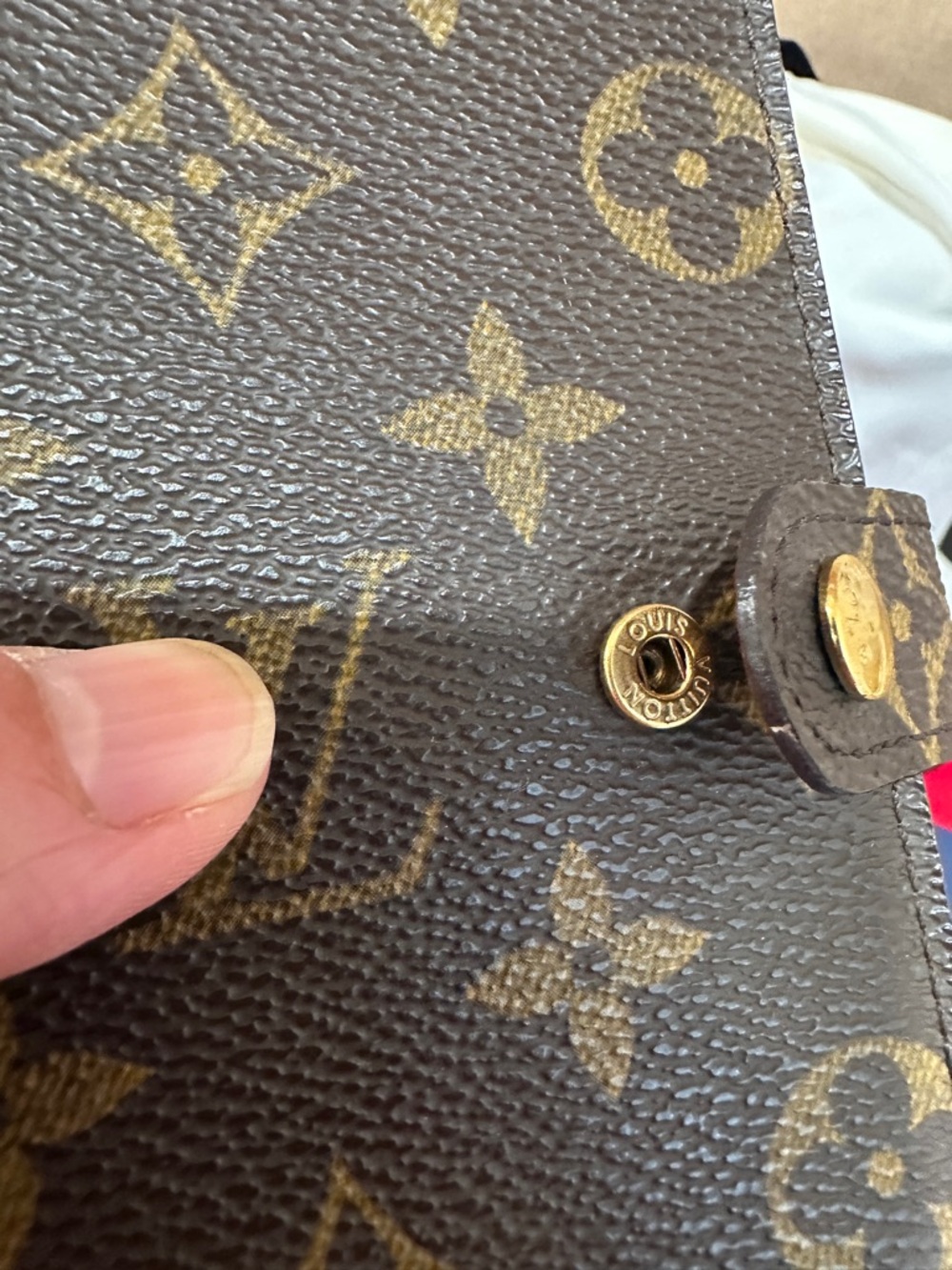 Authentic Louis Vuitton Monogram Canvas Small Agenda Cover - Brown/Tan - Picture 9 of 15